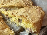 Slana pita od podlivanog sira i šunke