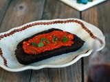 Carob and flaxseed flour bread with red pepper pesto - Ψωμί από αλεύρι χαρουπιού και λιναρόσπορου με πέστο κόκκινης πιπεριάς