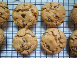 Flourless Peanut Butter Oatmeal Chocolate Chip Cookies