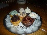 Wedding Wednesdays: The Cake & Cupcakes