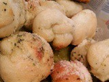 Italian Garlic Dough Knots