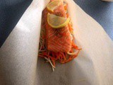 Smoked fresh salmon in parcel with grated courgettes and carrots