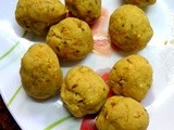 Aaloo Bonda    ( Spicy  Mashed potato balls  dipped in batter and deep fried )