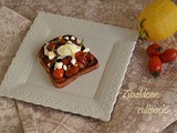 French toast con pomodorini agrodolci e feta