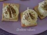 Gelato al Parmigiano su crackers di segale