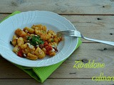 Gnocchi di patate con sugo di pomodorini, pesto di basilico e nocciole