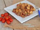 Gnocchi di patate in salsa di acciughe e pomodorini ripieni