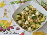 Insalata di quinoa con zucchine, fave e anacardi