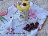 Mug cake allo yogurt greco e ciliegie