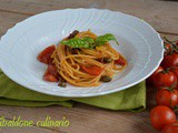 Pasta ai due pomodori Pachino, capperi e basilico fresco