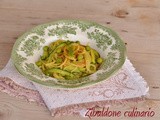 Pasta alla crema di piselli, zucchine e bottarga, un po' di verde nel piatto