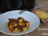 Ravioli di polenta e quartirolo con sugo di brasato al vino rosso