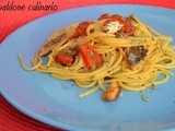 Spaghetti con filetti di sgombro e datterini