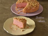 Torta di gelato allo yogurt e ciliegie con mandorle caramellate