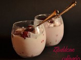 Yogurt montato con lamponi freschi